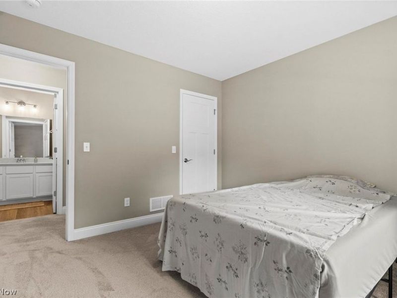 666 Treadway Boulevard, Sheffield Lake, OH 44054 Photo 22