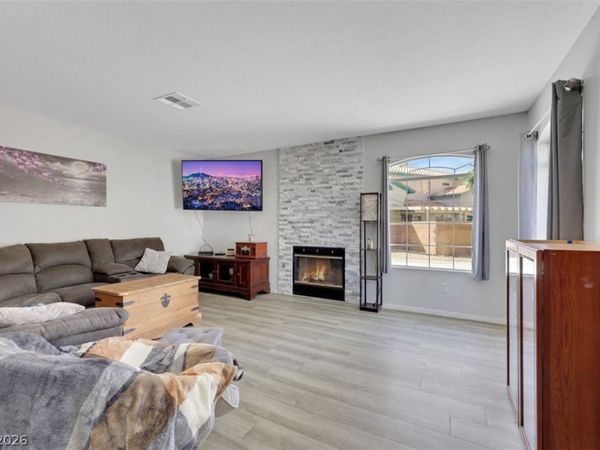 2749 Stargate Street , Las Vegas, NV 89108