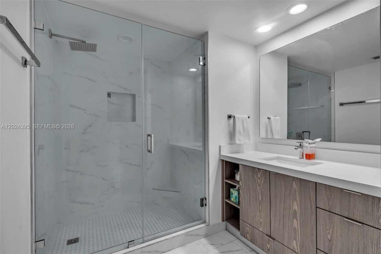 480 NE 30th St , Unit 1703, Miami, FL 33137 Photo