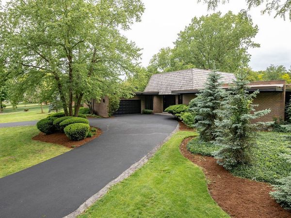 8100 S Park Avenue , Burr Ridge, IL 60527