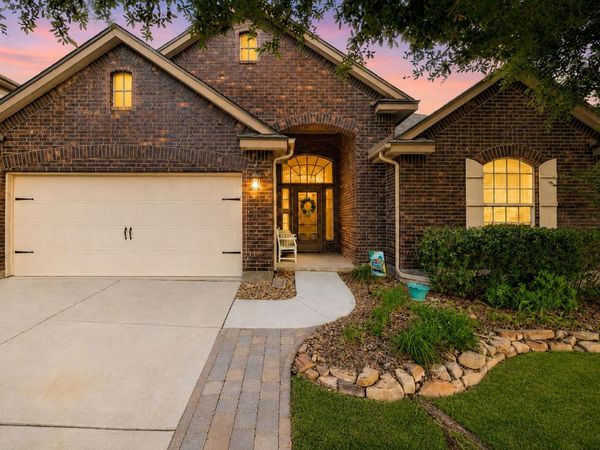 401 Canterbury HL, Cibolo, TX 78108