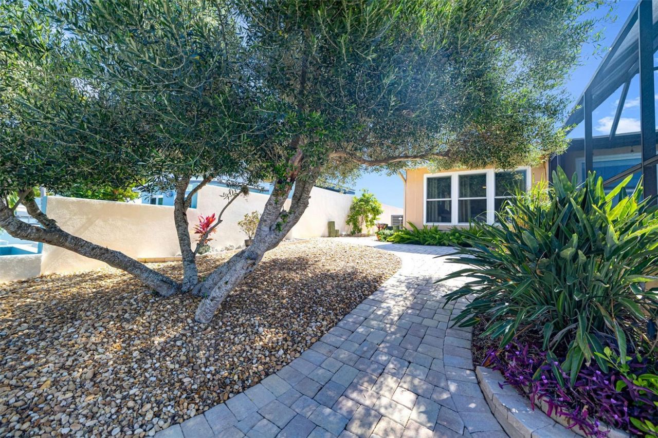 302 Bryn Mawr Island, Bradenton, FL 34207 Photo