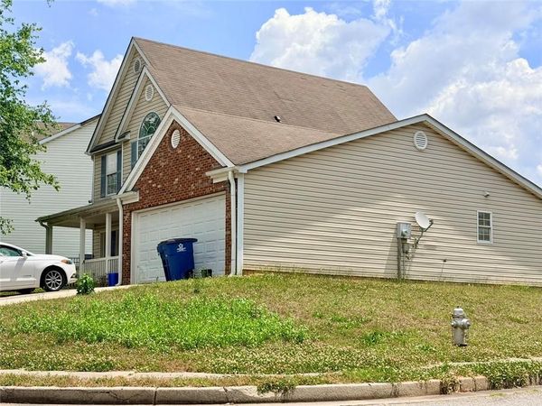 1349 Creekview Circle , Riverdale, GA 30296