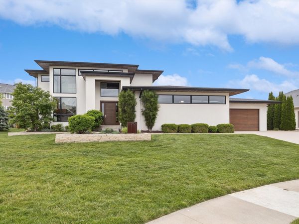 3106 162nd Street, Urbandale, IA 50323