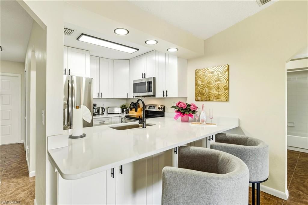 616 SE 14th Ter, Unit 201, Cape Coral, FL 33990 Photo