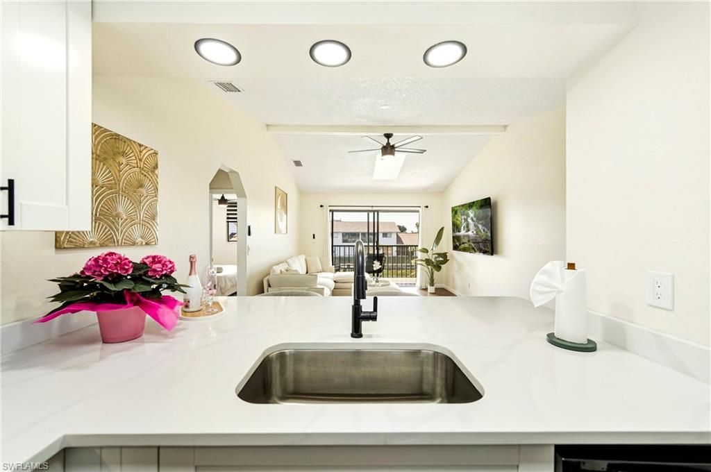 616 SE 14th Ter, Unit 201, Cape Coral, FL 33990 Photo