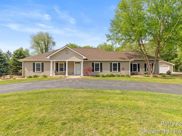 4454 Foxmoor Court, Middleville, MI 49333
