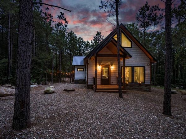 72 Bear Pine Trail, Broken Bow, OK 74728