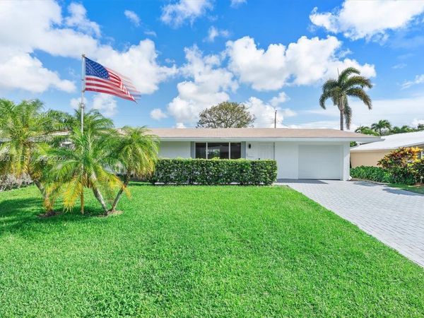 7860 NW 12th St , Pembroke Pines, FL 33024