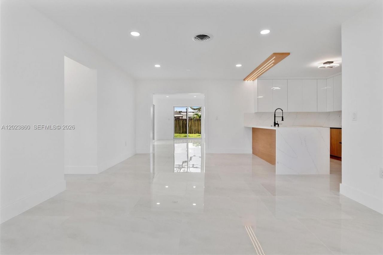 7860 NW 12th St , Pembroke Pines, FL 33024 Photo