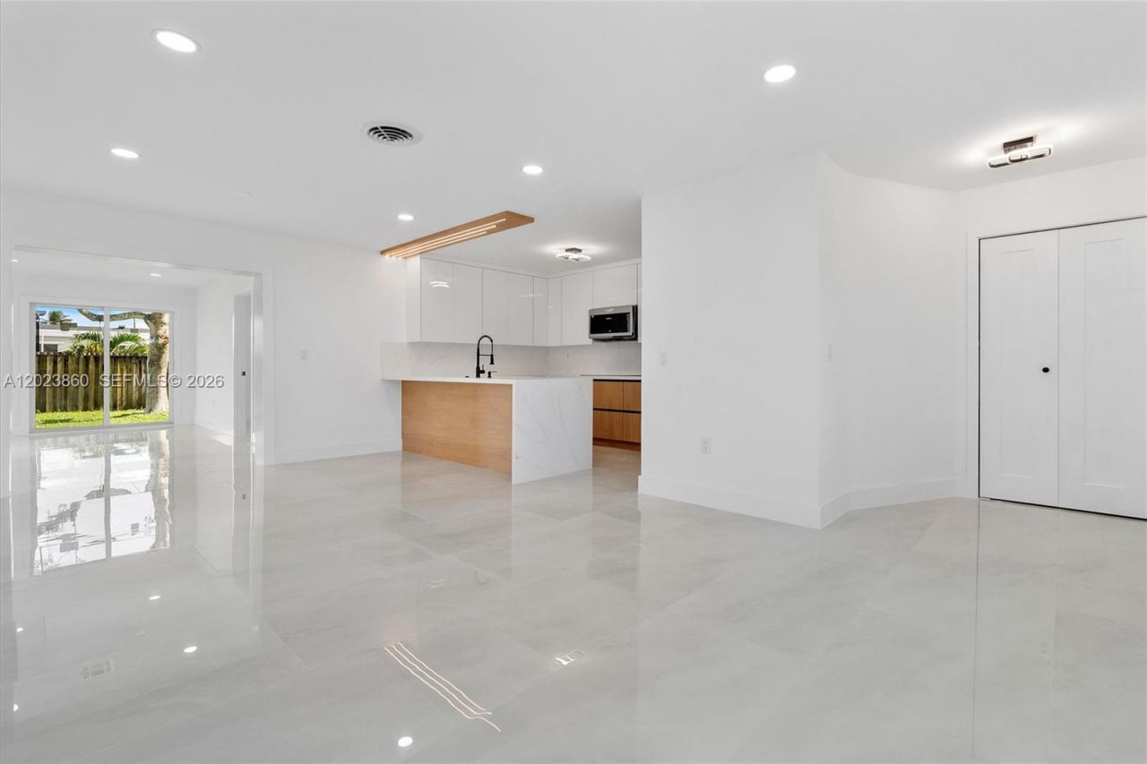 7860 NW 12th St , Pembroke Pines, FL 33024 Photo
