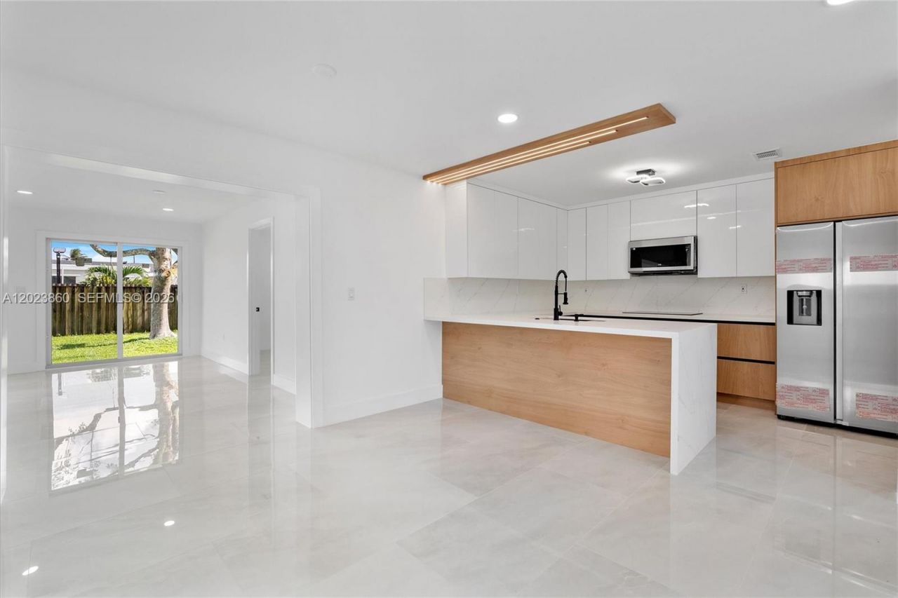 7860 NW 12th St , Pembroke Pines, FL 33024 Photo