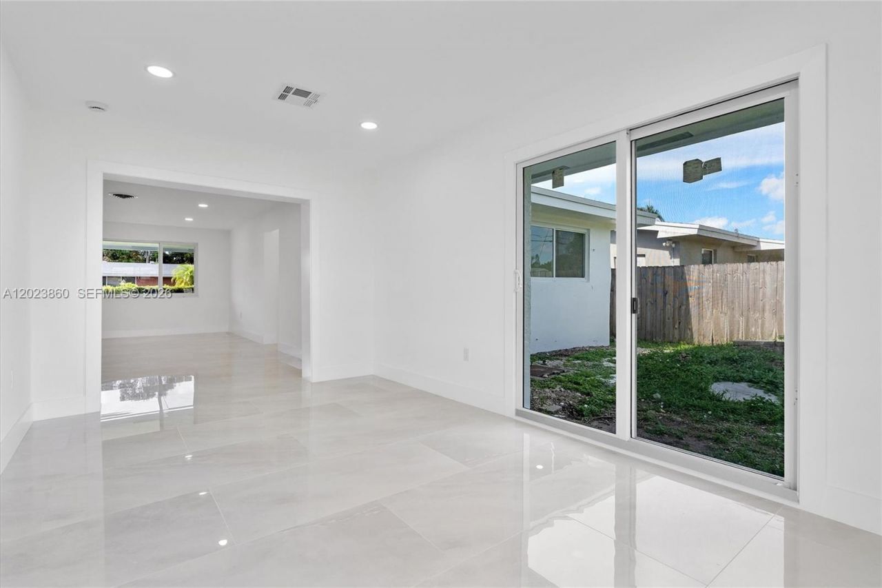 7860 NW 12th St , Pembroke Pines, FL 33024 Photo
