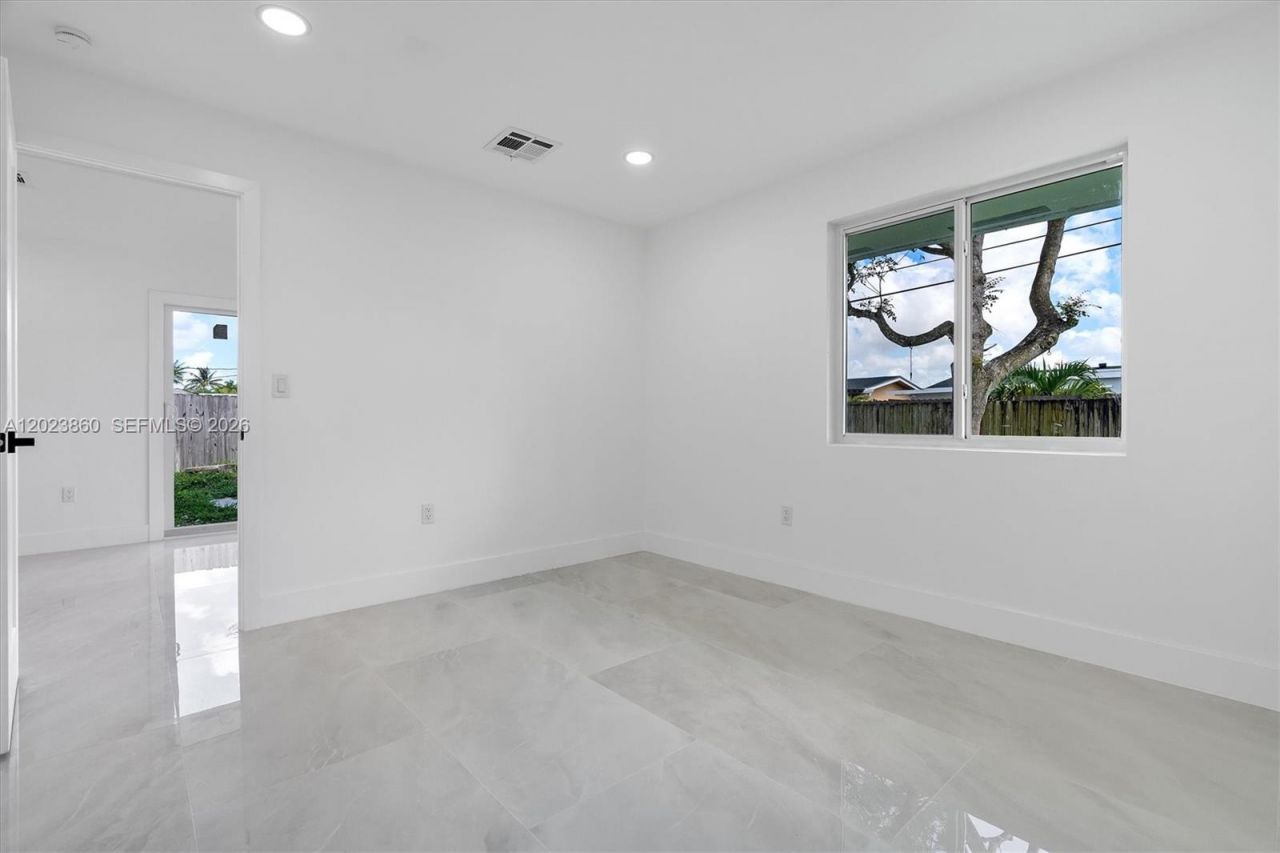 7860 NW 12th St , Pembroke Pines, FL 33024 Photo