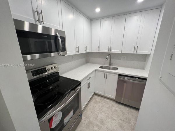 10415 N Kendall Dr , Unit B113, Miami, FL 33176