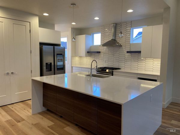191 S Fuji Avenue, Emmett, ID 83617