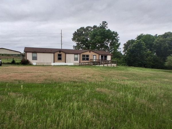 105 Spring Creek Place , Texarkana, TX 75501