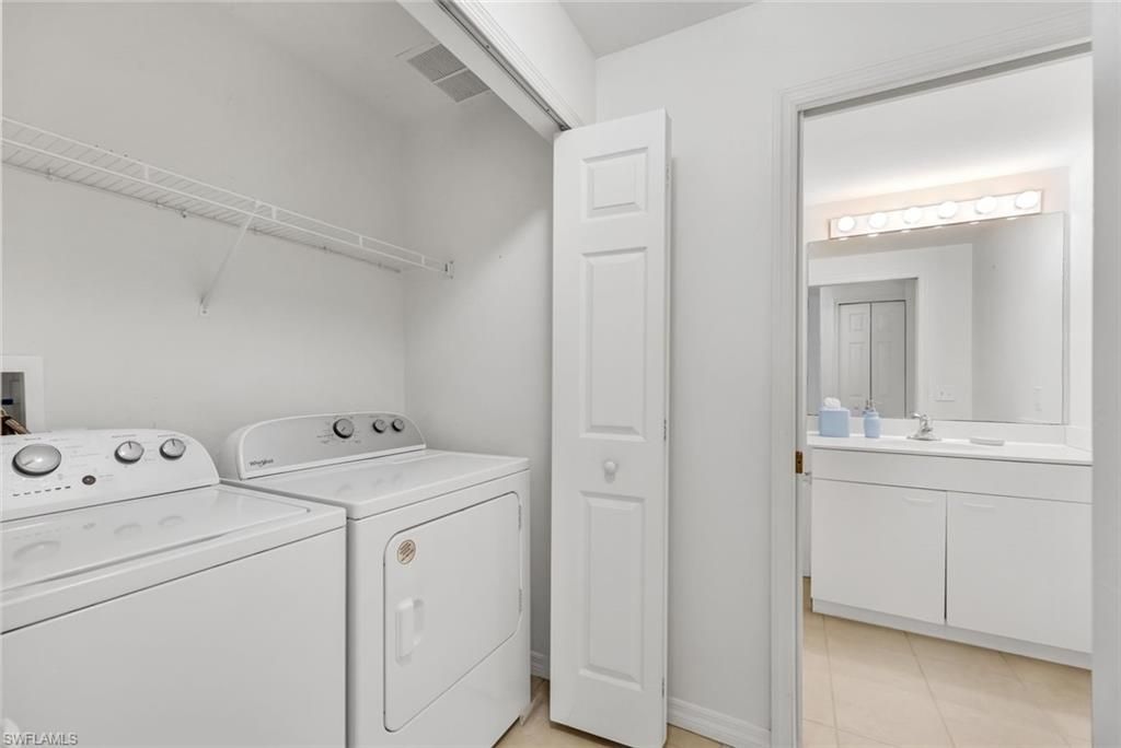 432 Valerie Way, Unit 102, Naples, FL 34104 Photo