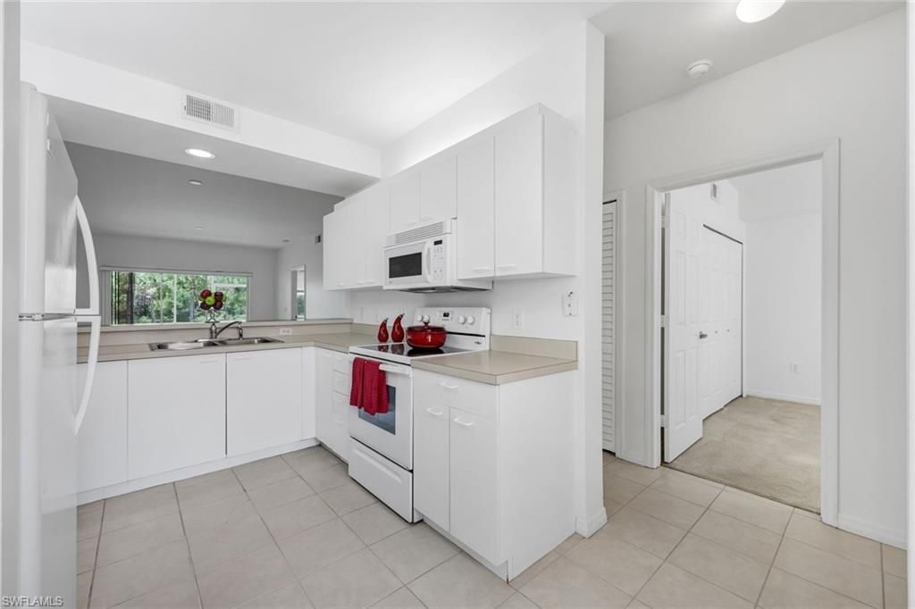 432 Valerie Way, Unit 102, Naples, FL 34104 Photo
