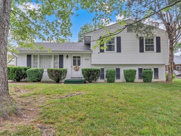 2747 Embassy DR , Roanoke, VA 24019