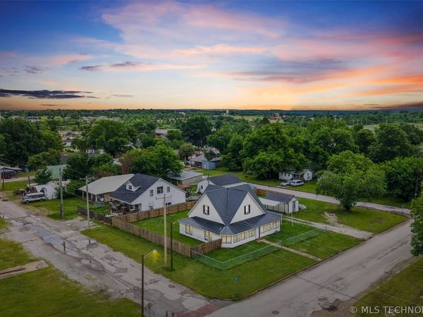 321 S 4th Street, Barnsdall, OK 74002