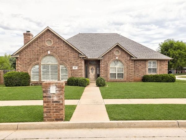 1801 Churchill Road, Yukon, OK 73099