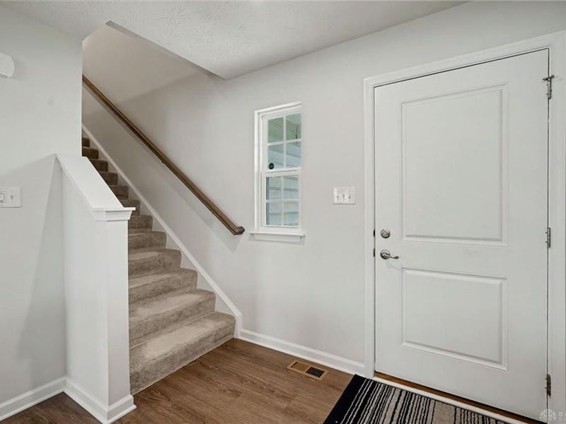 157 Cresting Road, Fairborn, OH 45324 Photo 5