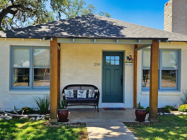250 Patterson St., Medina, TX 78055