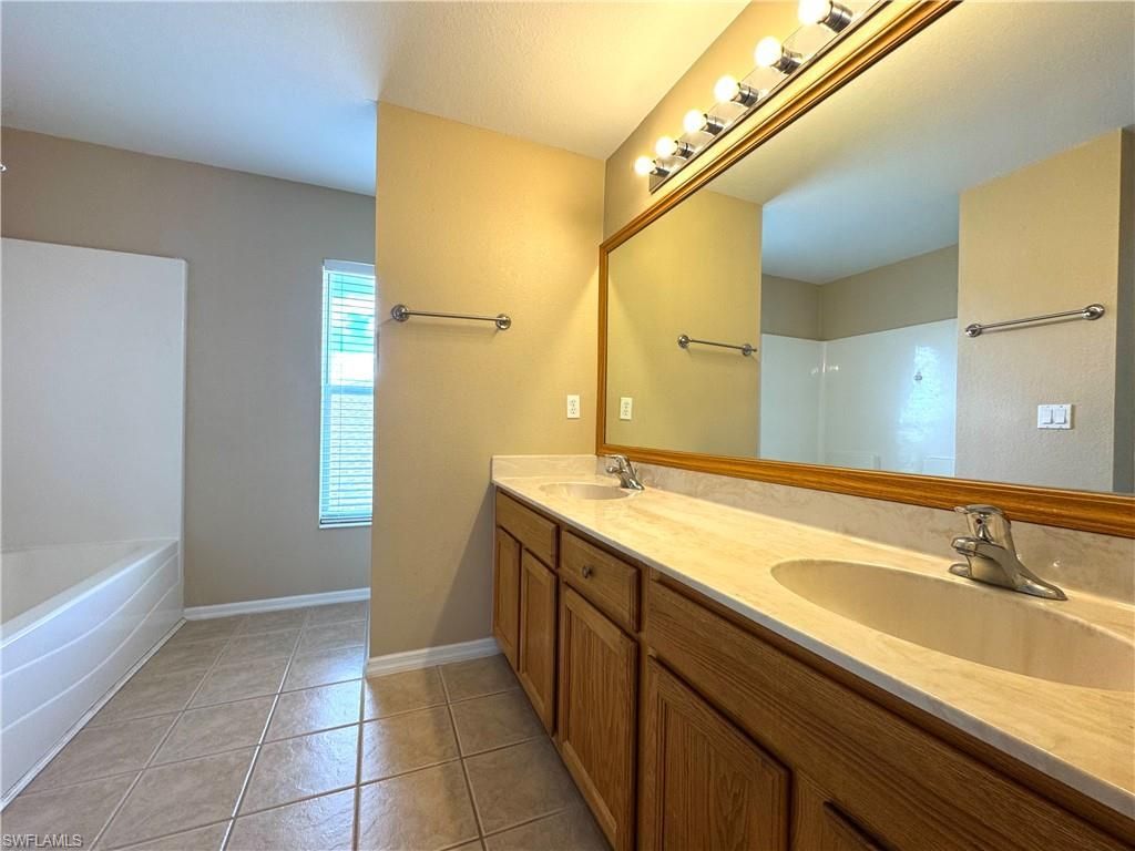 117 Shadow Lakes Dr, Lehigh Acres, FL 33974 Photo