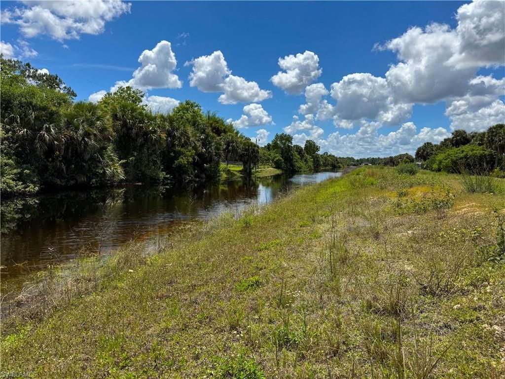 117 Shadow Lakes Dr, Lehigh Acres, FL 33974 Photo