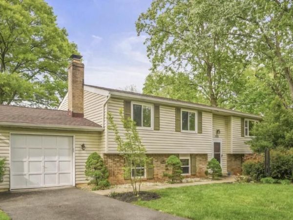 9001 BANNISTER LANE, GAITHERSBURG, MD 20879