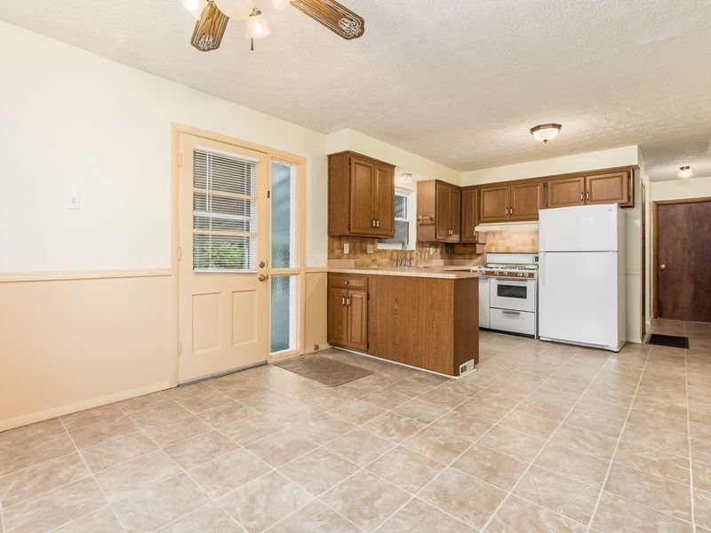 1451 Shanley Drive, Columbus, OH 43224 Photo 10