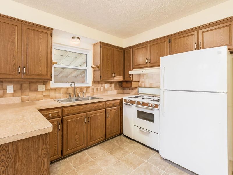 1451 Shanley Drive, Columbus, OH 43224 Photo 14