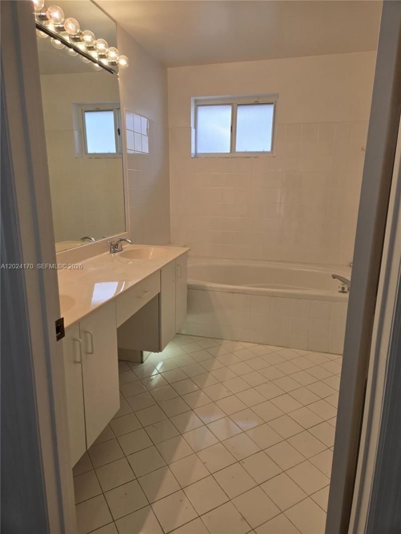 9835 NW 43rd Ter, Unit 9835, Doral, FL 33178 Photo