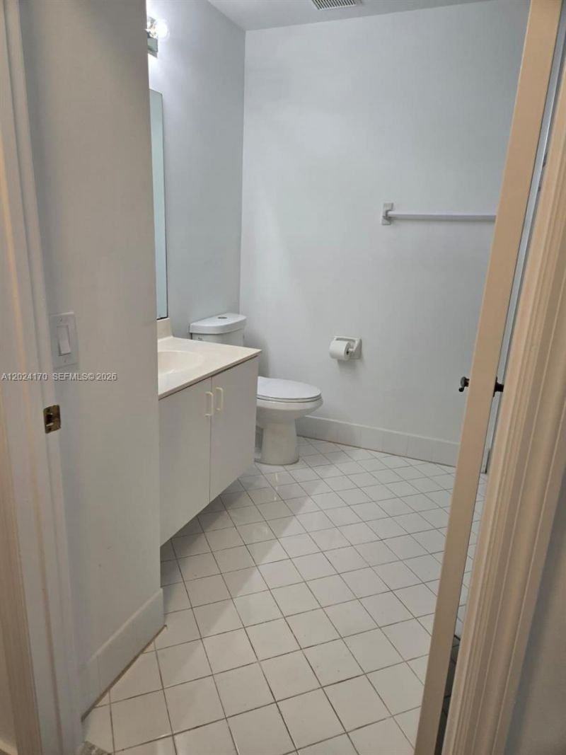 9835 NW 43rd Ter, Unit 9835, Doral, FL 33178 Photo