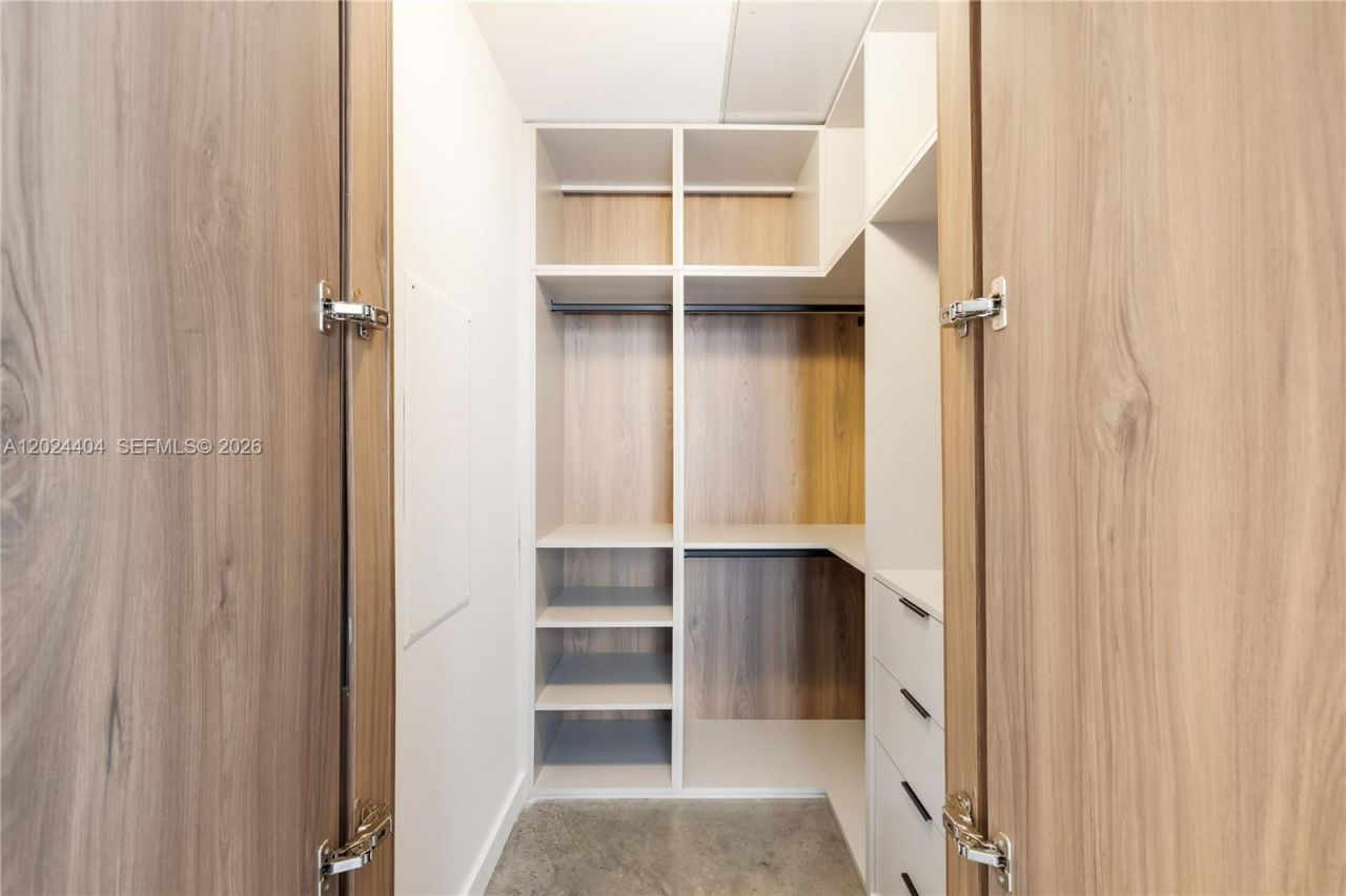 151 SE 1st St , Unit 905, Miami, FL 33131 Photo