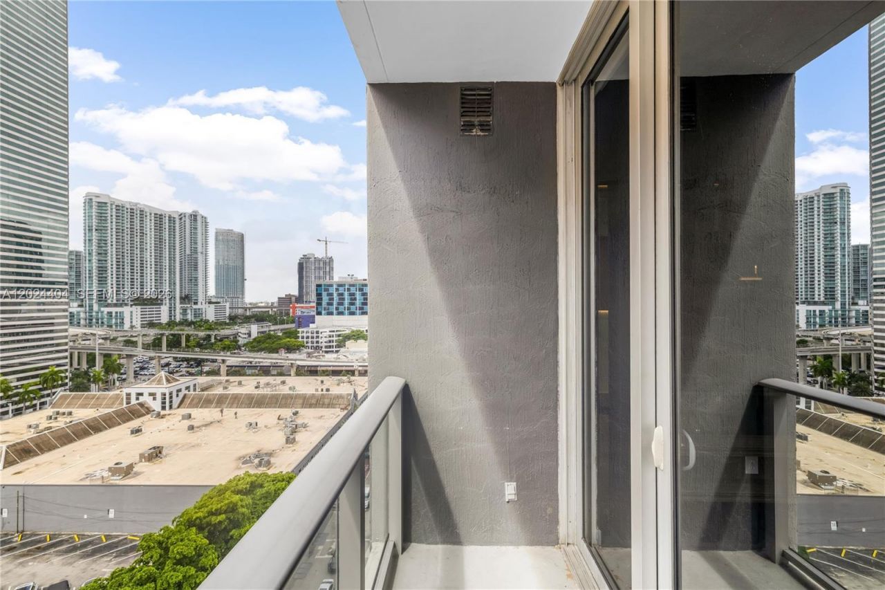 151 SE 1st St , Unit 905, Miami, FL 33131 Photo