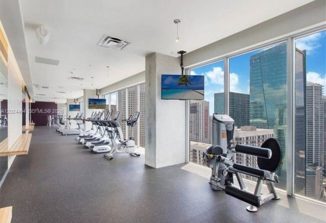 151 SE 1st St , Unit 905, Miami, FL 33131 Photo