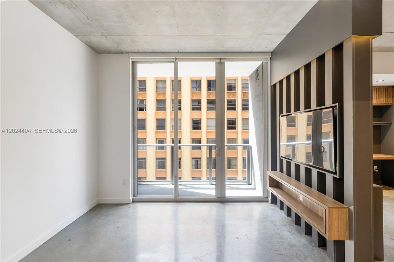 151 SE 1st St , Unit 905, Miami, FL 33131 Photo