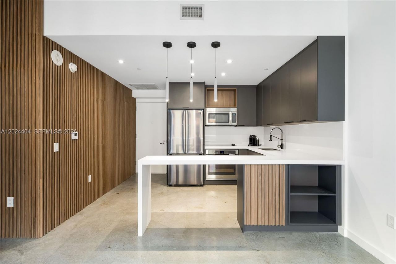 151 SE 1st St , Unit 905, Miami, FL 33131 Photo