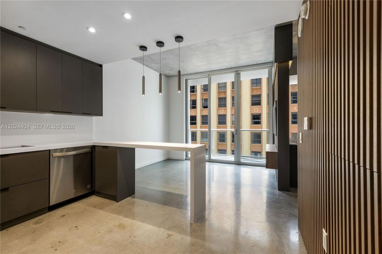 151 SE 1st St , Unit 905, Miami, FL 33131 Photo