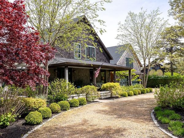 27 Knoll Drive, Edgartown, MA 02539
