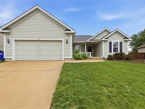113 N Cedar Hills Street, Olathe, KS 66061