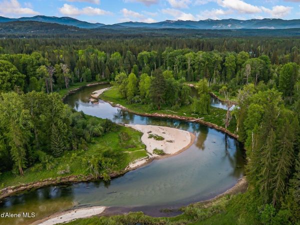 386 Hummingbird Dr , Sandpoint, ID 83864