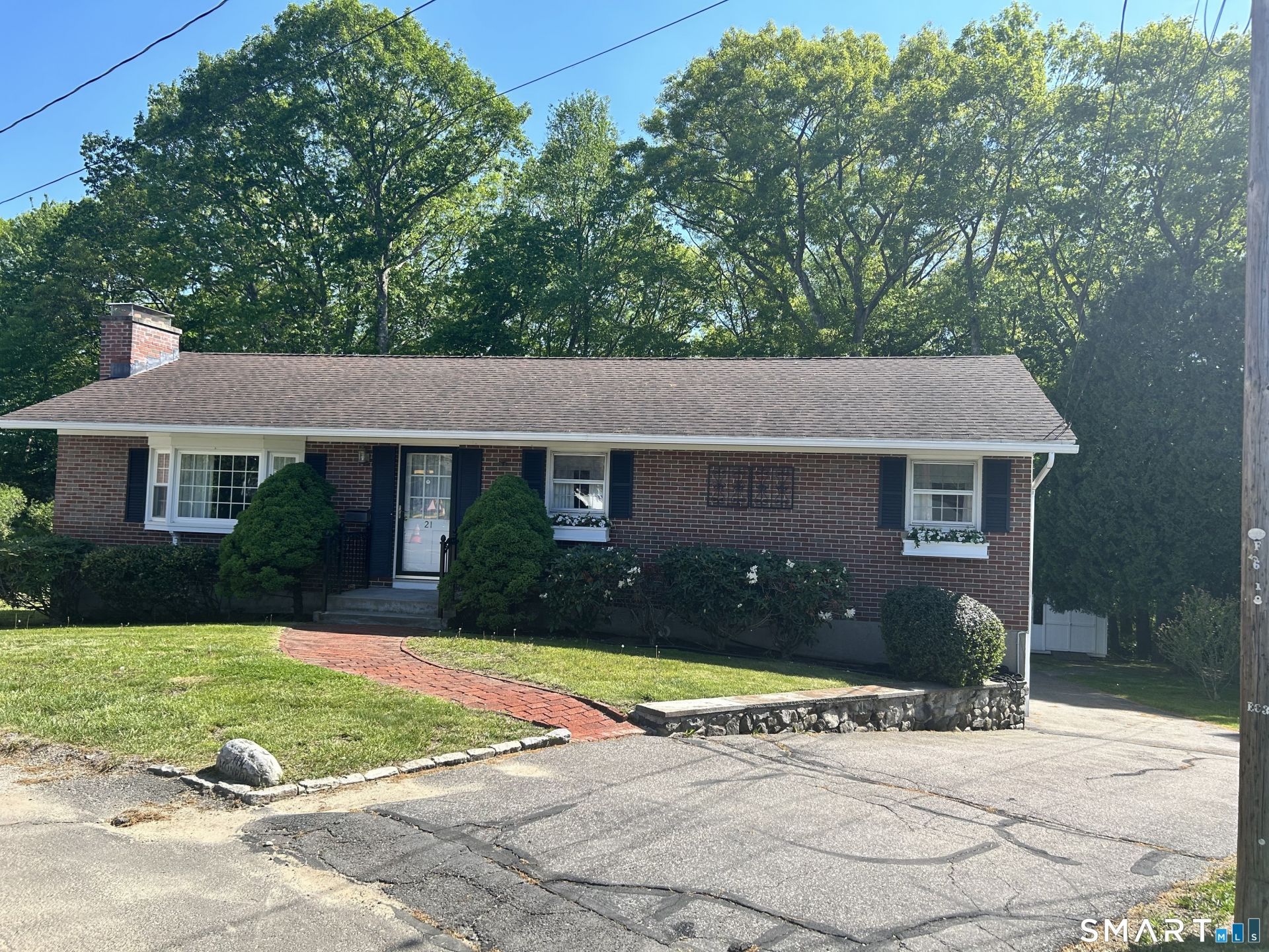 21 Parklawn, Waterbury, CT 06708 Main Photo