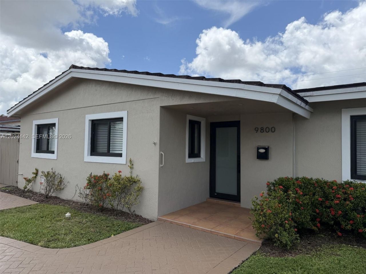 9800 SW 12th Ter , Unit 9800, Miami, FL 33174 Photo