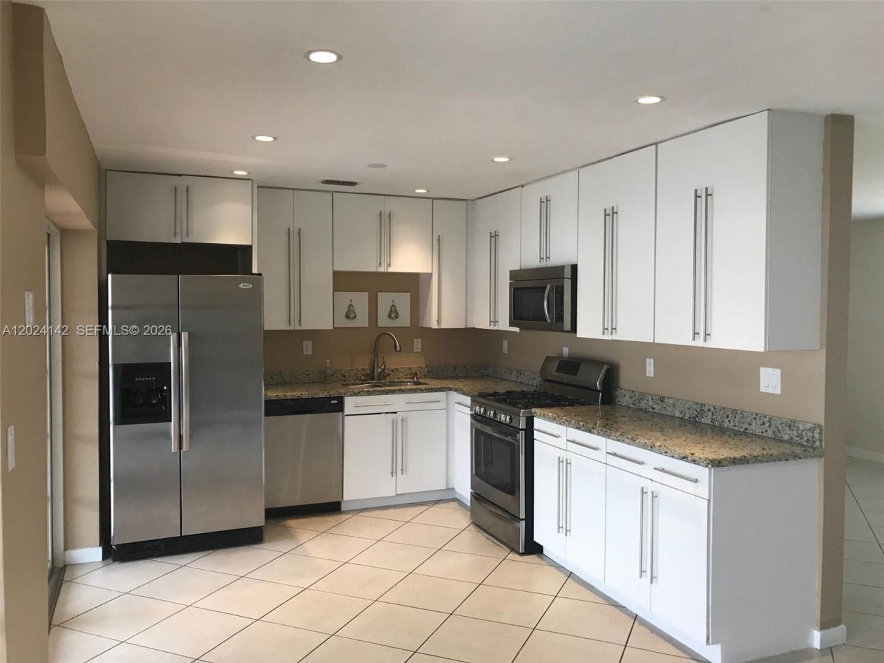 9800 SW 12th Ter , Unit 9800, Miami, FL 33174 Photo