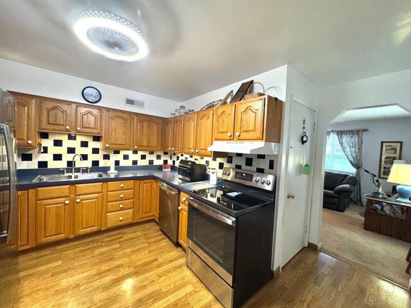 4325 Glenway Avenue, Deer Park, OH 45236 Photo 6