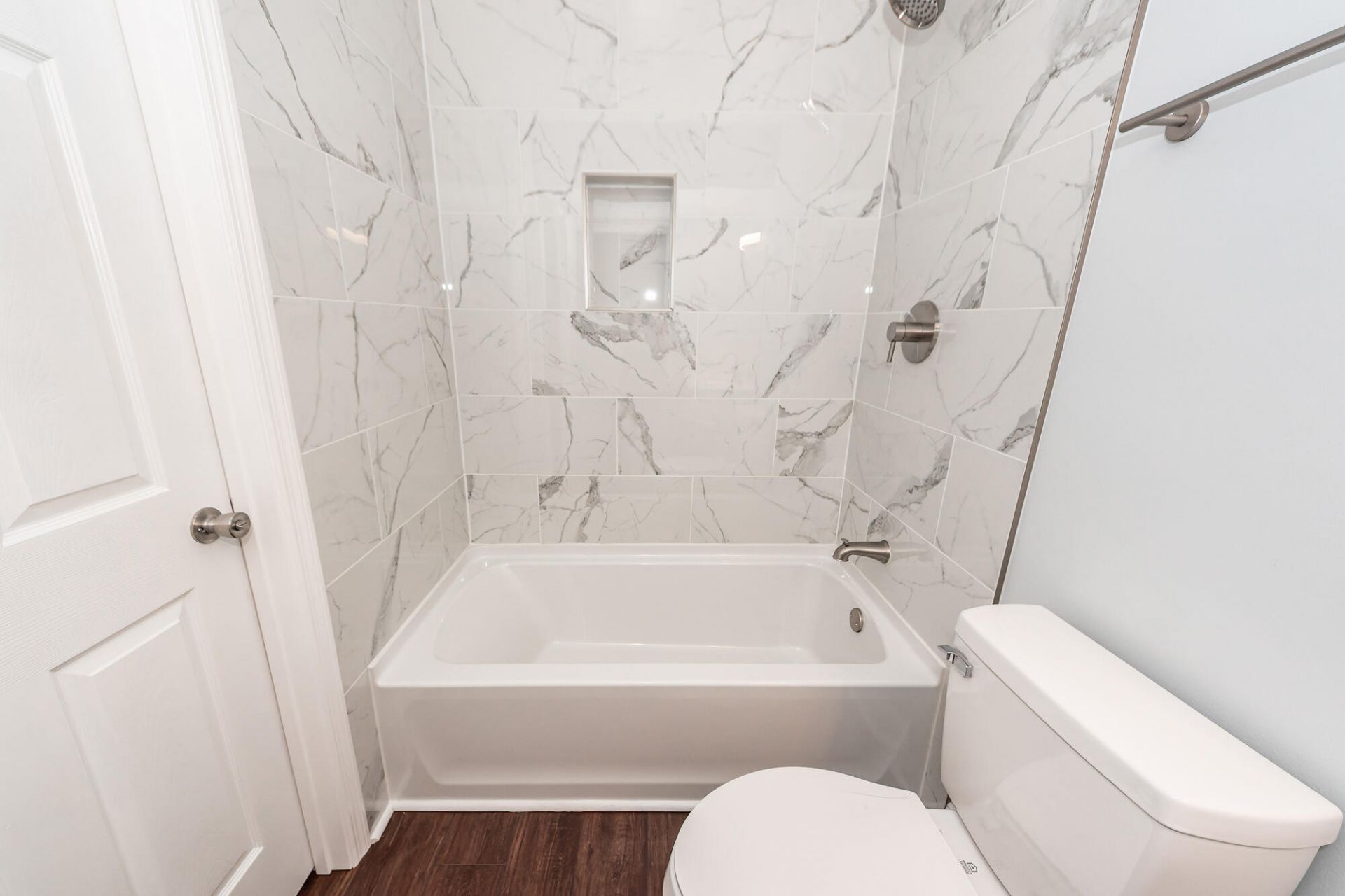 8330 Longridge Road Photo 17