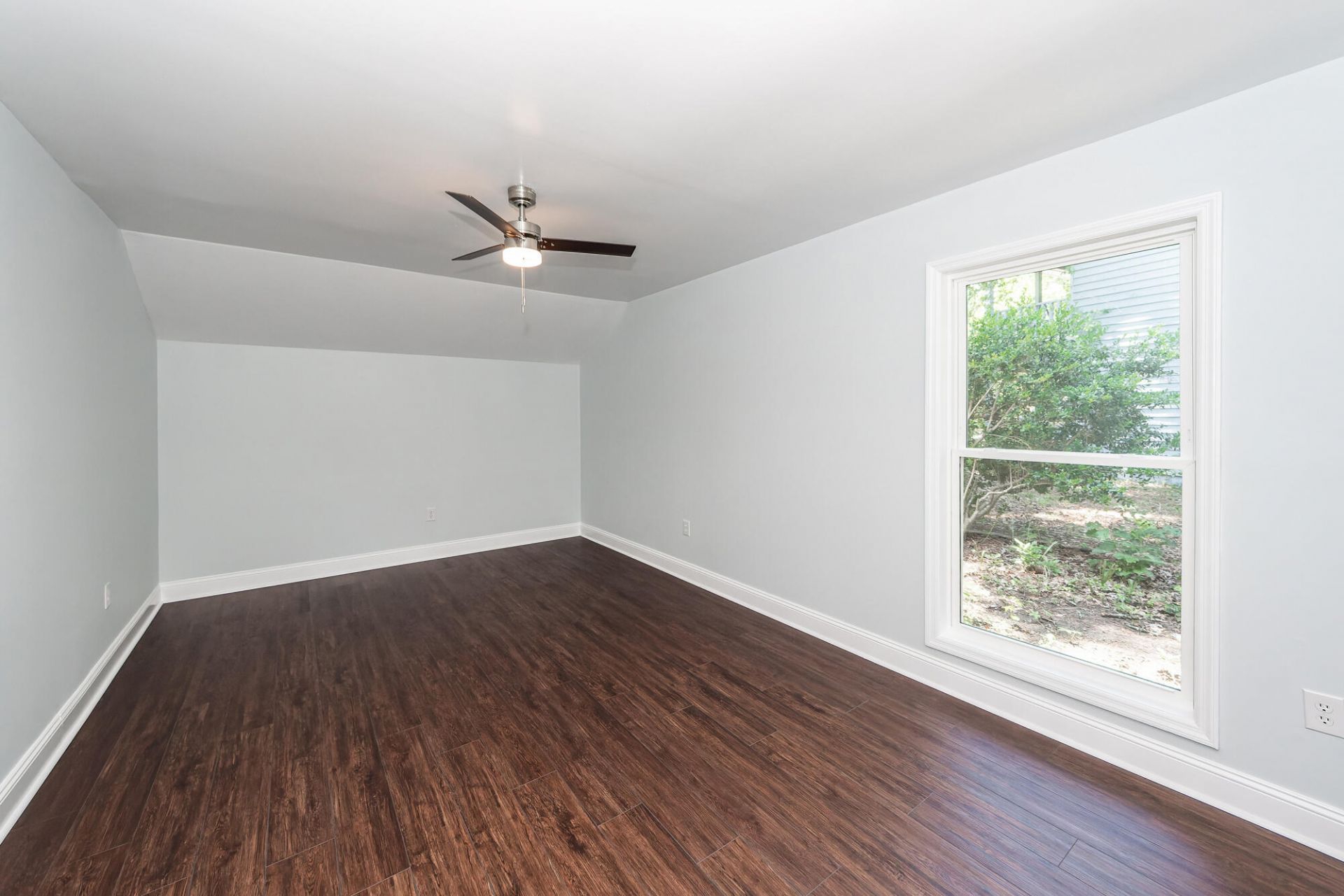 8330 Longridge Road Photo 19